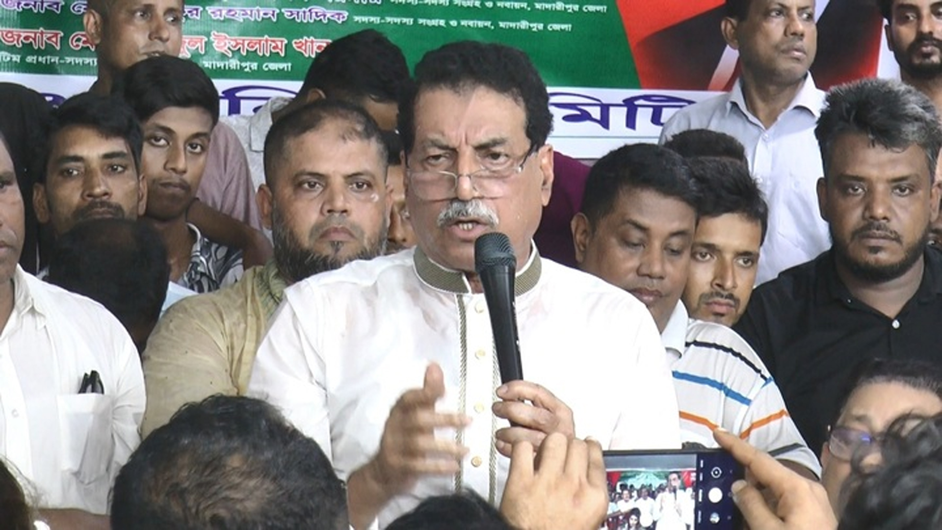 বিতর্কিত নির্বাচন হলে প্রশাসনকে কাঠগড়ায় দাঁড়াতে হবে: খায়রুল কবির